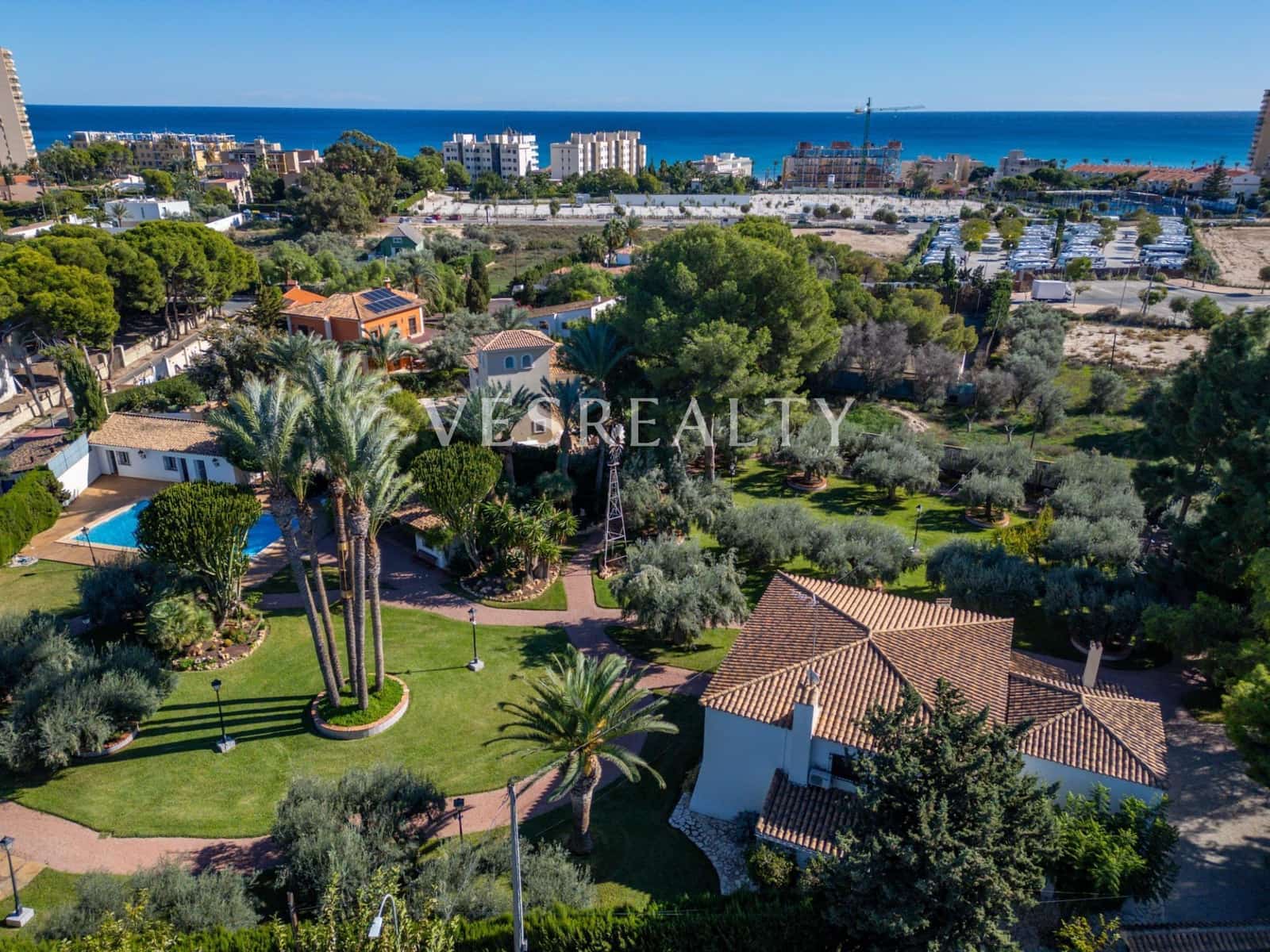 10 makuuhuone Huvila myytävänä paikassa Playa de Muchavista mukana uima-altaan 
autotalli - 1 900 000 € (Ref: 9375250)