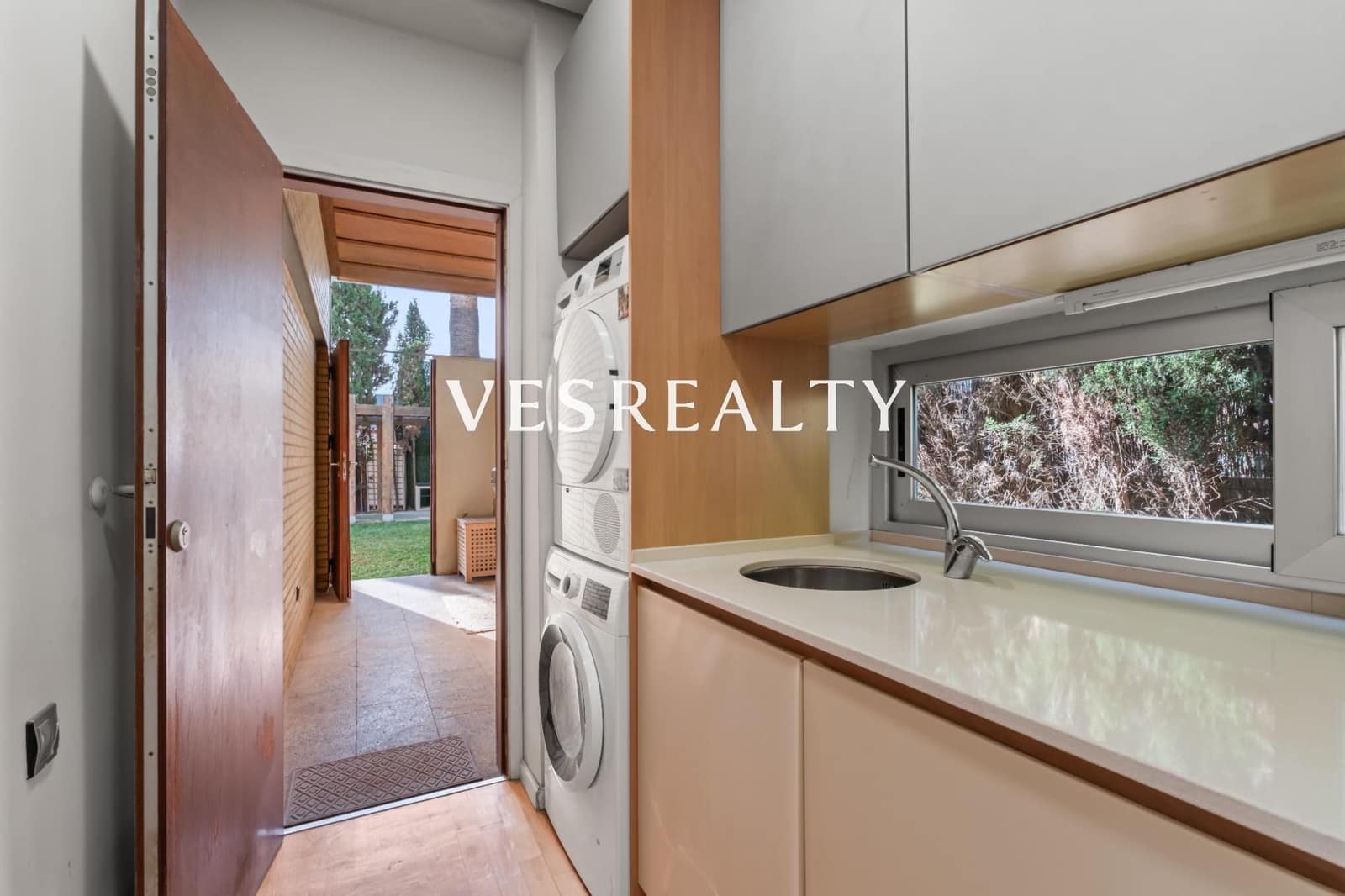 4 bedroom Villa for sale in Playa de San Juan with pool garage - € 1,975,000 (Ref: 9391991)