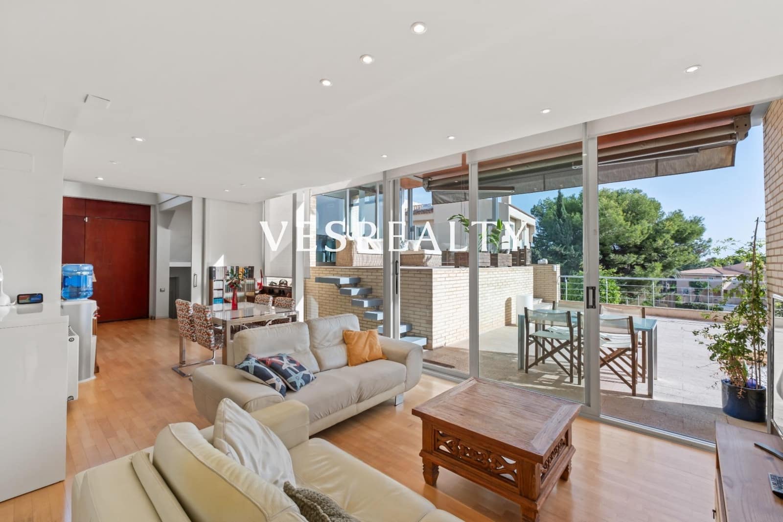 4 bedroom Villa for sale in Playa de San Juan with pool garage - € 1,975,000 (Ref: 9391991)