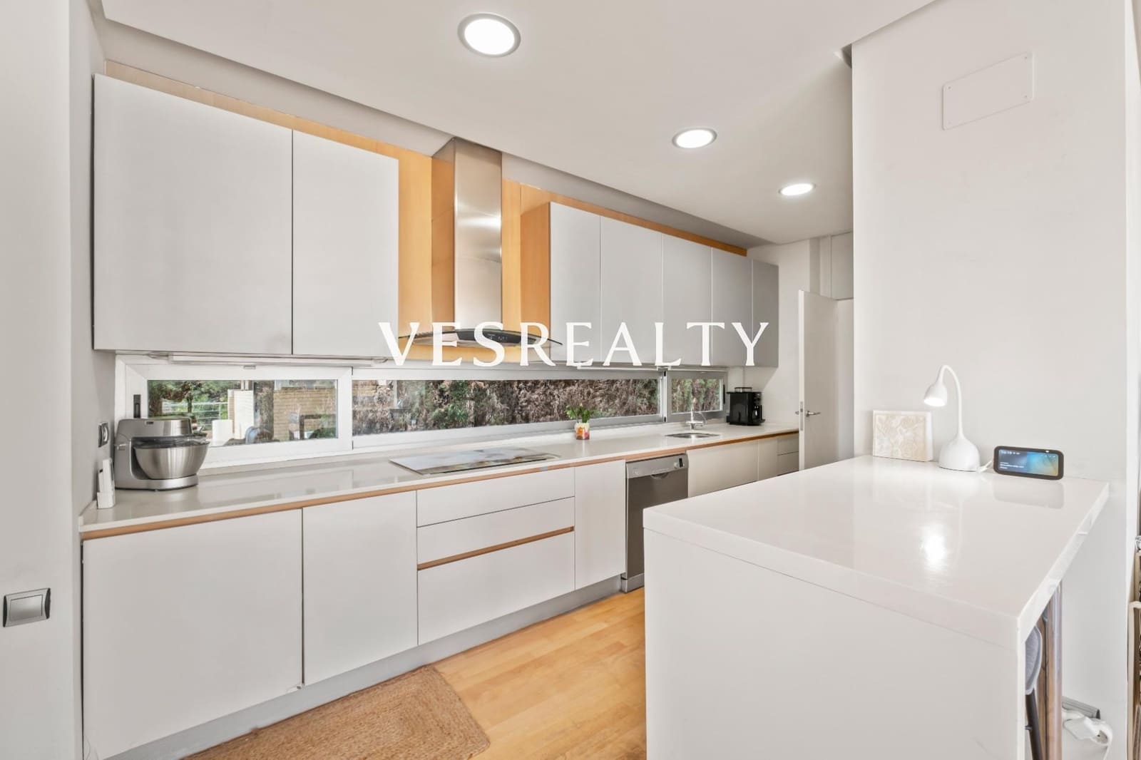 4 bedroom Villa for sale in Playa de San Juan with pool garage - € 1,975,000 (Ref: 9391991)