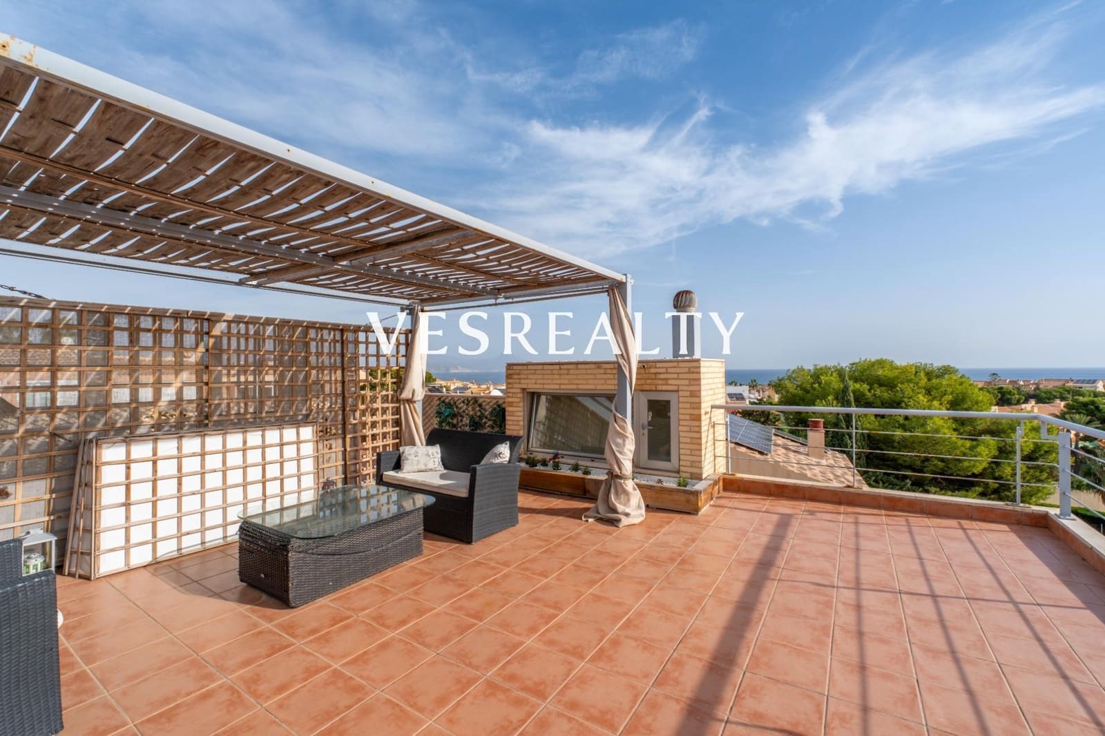 4 quarto Moradia para venda em Playa de San Juan com piscina garagem - 1 975 000 € (Ref: 9391991)