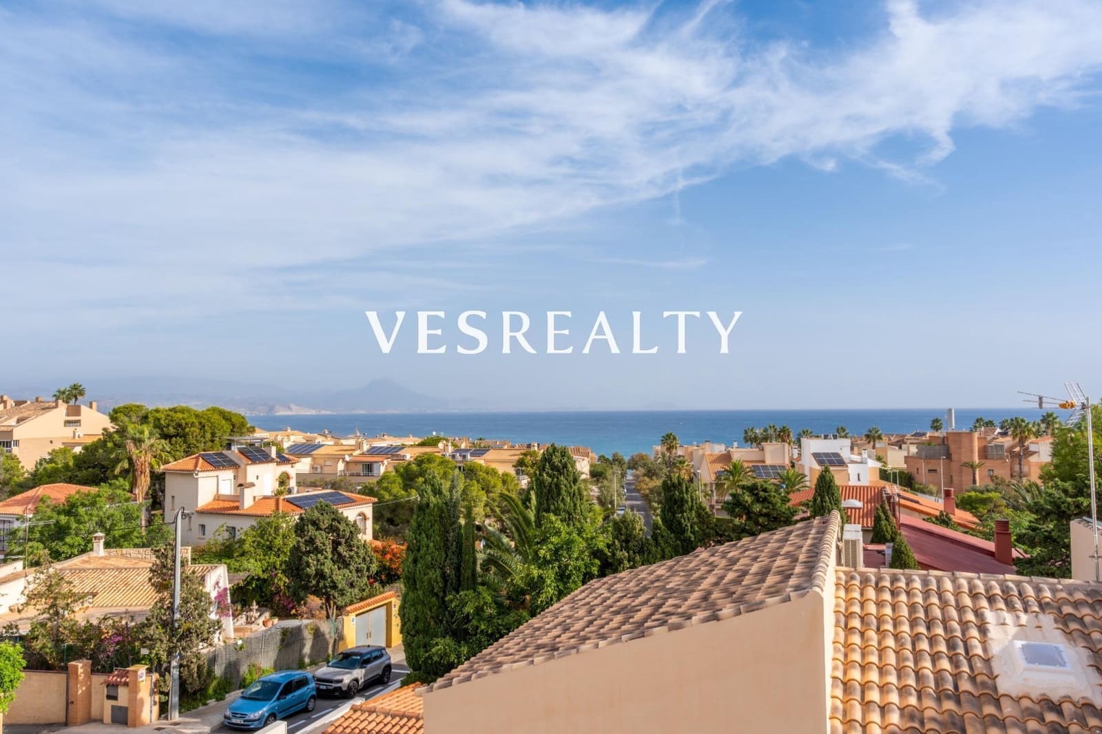 4 quarto Moradia para venda em Playa de San Juan com piscina garagem - 1 975 000 € (Ref: 9391991)