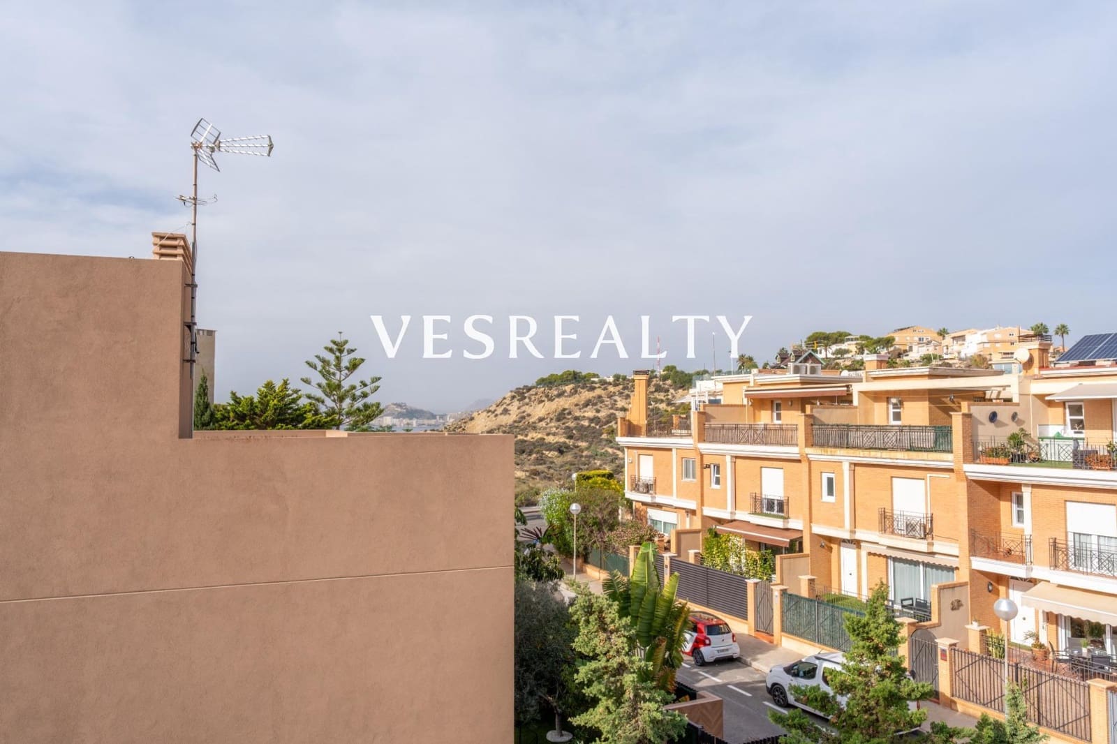 4 quarto Moradia para venda em Playa de San Juan com piscina garagem - 1 975 000 € (Ref: 9391991)