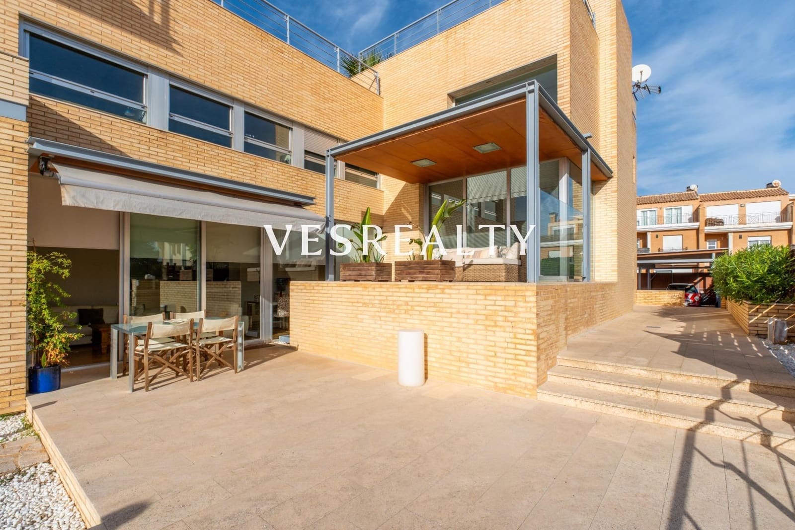 4 bedroom Villa for sale in Playa de San Juan with pool garage - € 1,975,000 (Ref: 9391991)