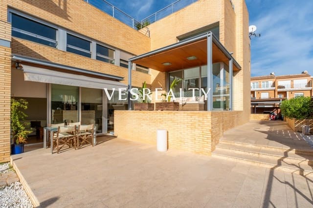 4 soverom Villa til salgs i Playa de San Juan, Alicante by med svømmebasseng garasje - € 1 975 000 (Ref: 9391991)