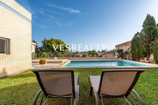 4 soverom Villa til salgs i Playa de San Juan, Alicante by med svømmebasseng garasje - € 1 975 000 (Ref: 9391991)
