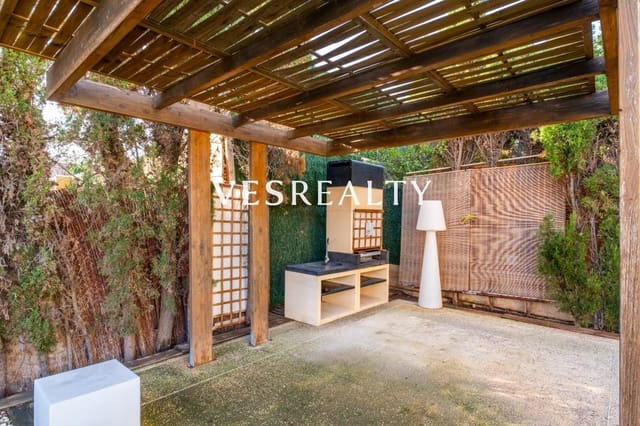 4 soverom Villa til salgs i Playa de San Juan, Alicante by med svømmebasseng garasje - € 1 975 000 (Ref: 9391991)