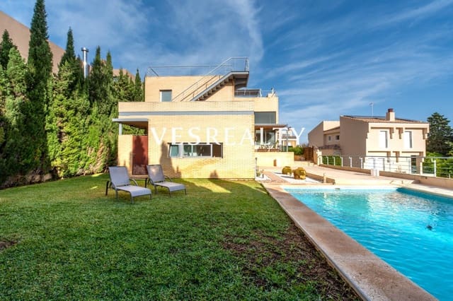 4 soverom Villa til salgs i Playa de San Juan, Alicante by med svømmebasseng garasje - € 1 975 000 (Ref: 9391991)