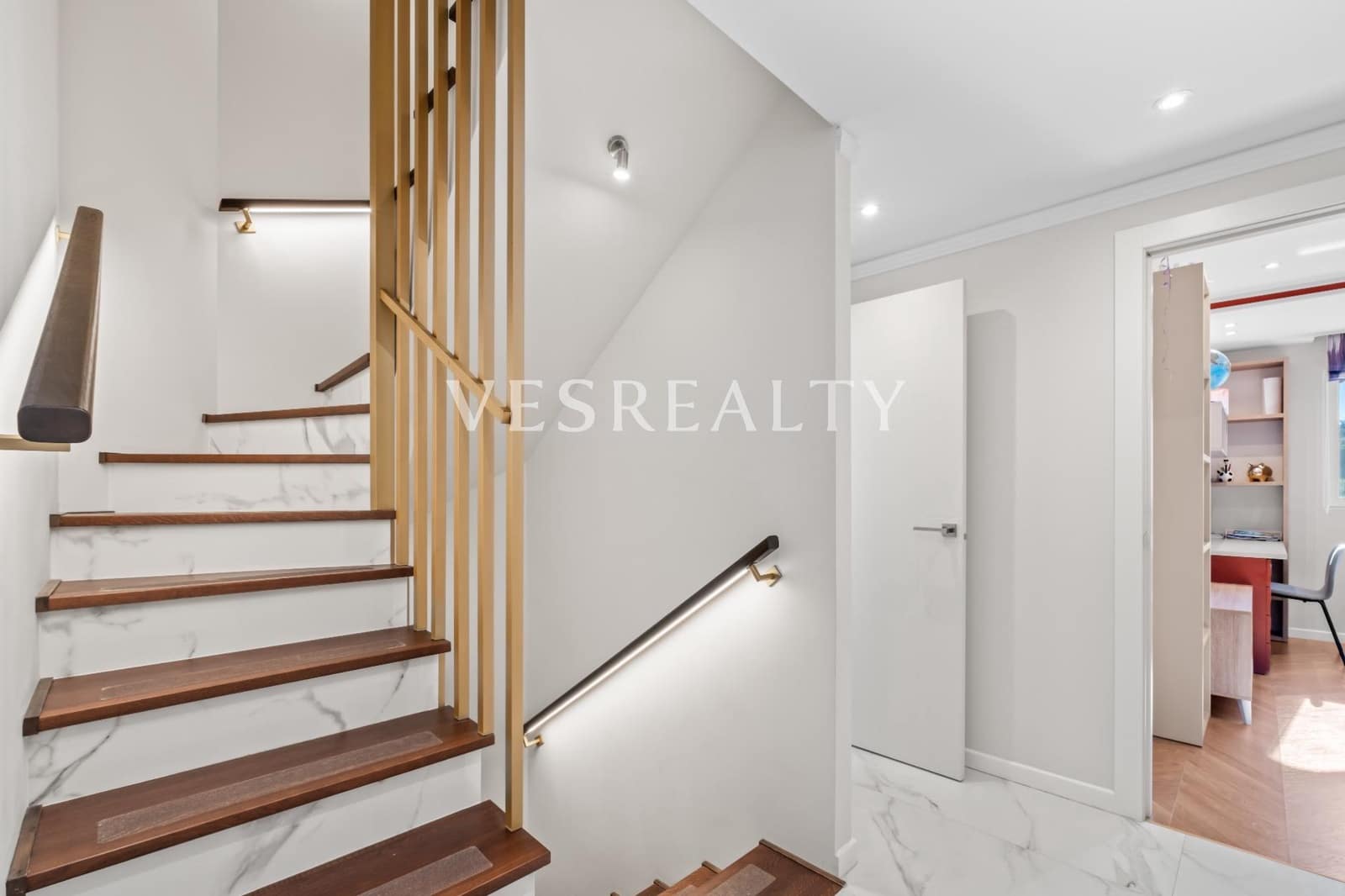 4 soveværelse Rækkehus til salg i Playa de San Juan med swimmingpool garage - € 1.050.000 (Ref: 9431728)