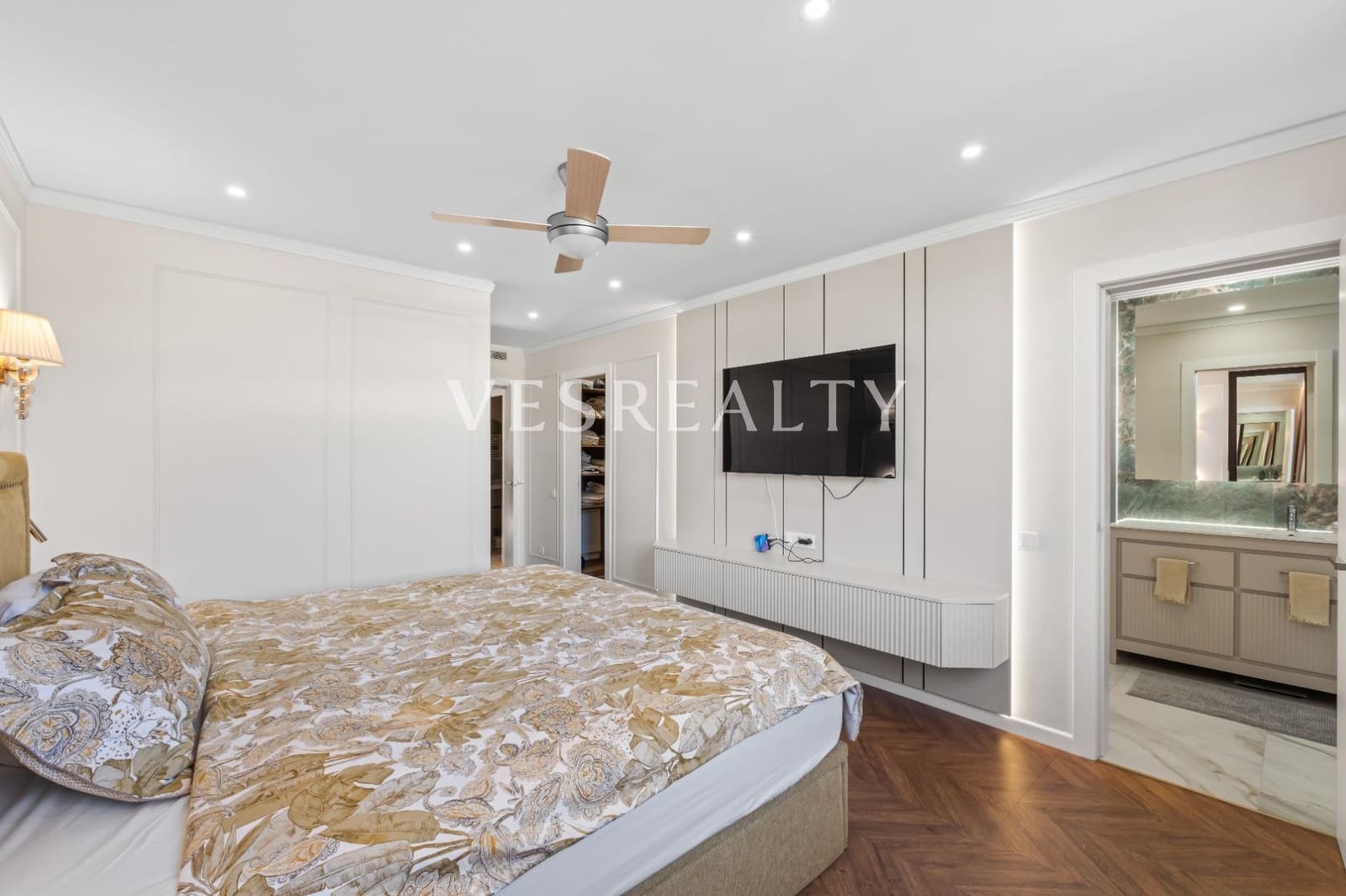 4 soveværelse Rækkehus til salg i Playa de San Juan med swimmingpool garage - € 1.050.000 (Ref: 9431728)