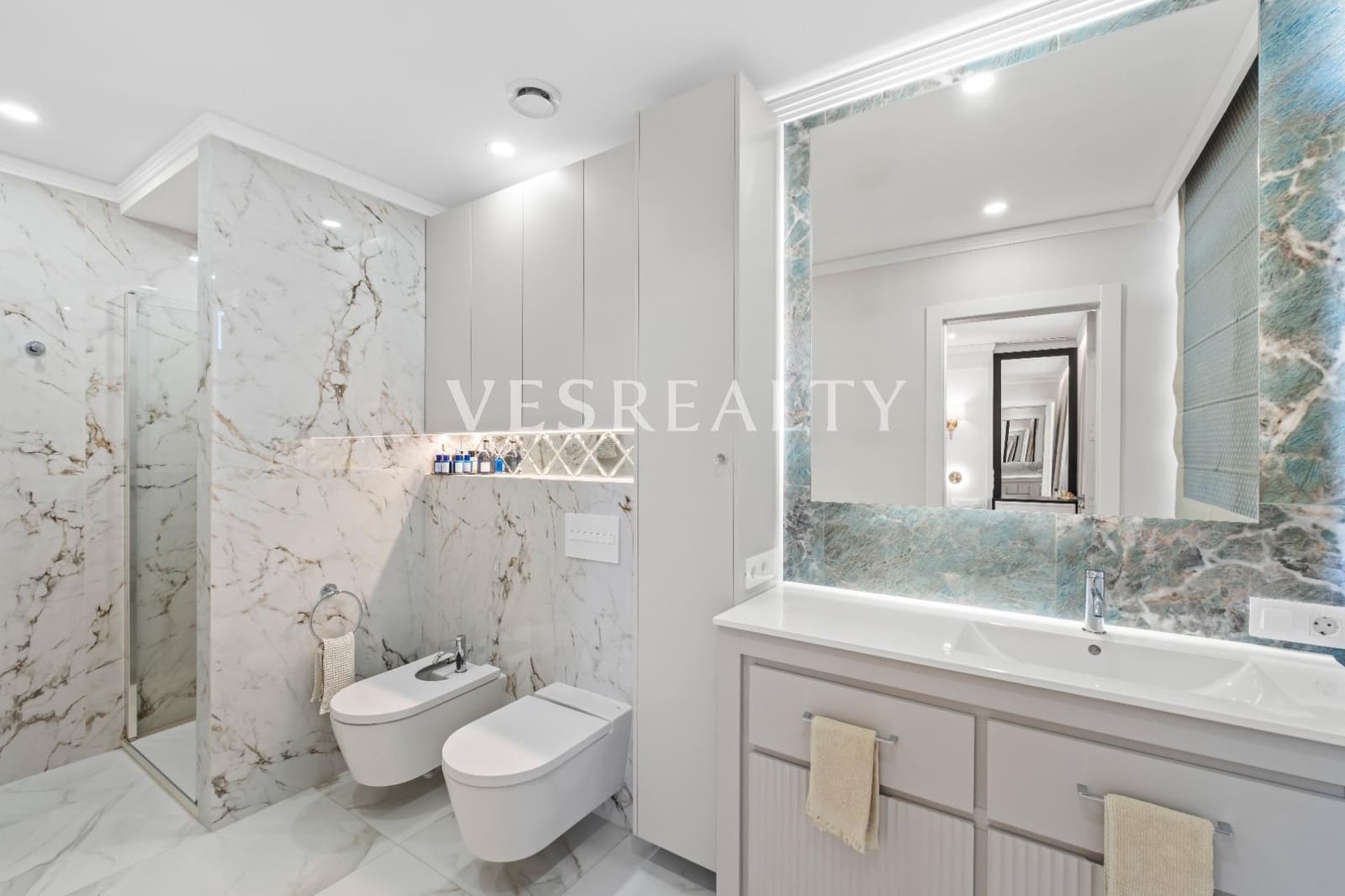 4 soveværelse Rækkehus til salg i Playa de San Juan med swimmingpool garage - € 1.050.000 (Ref: 9431728)