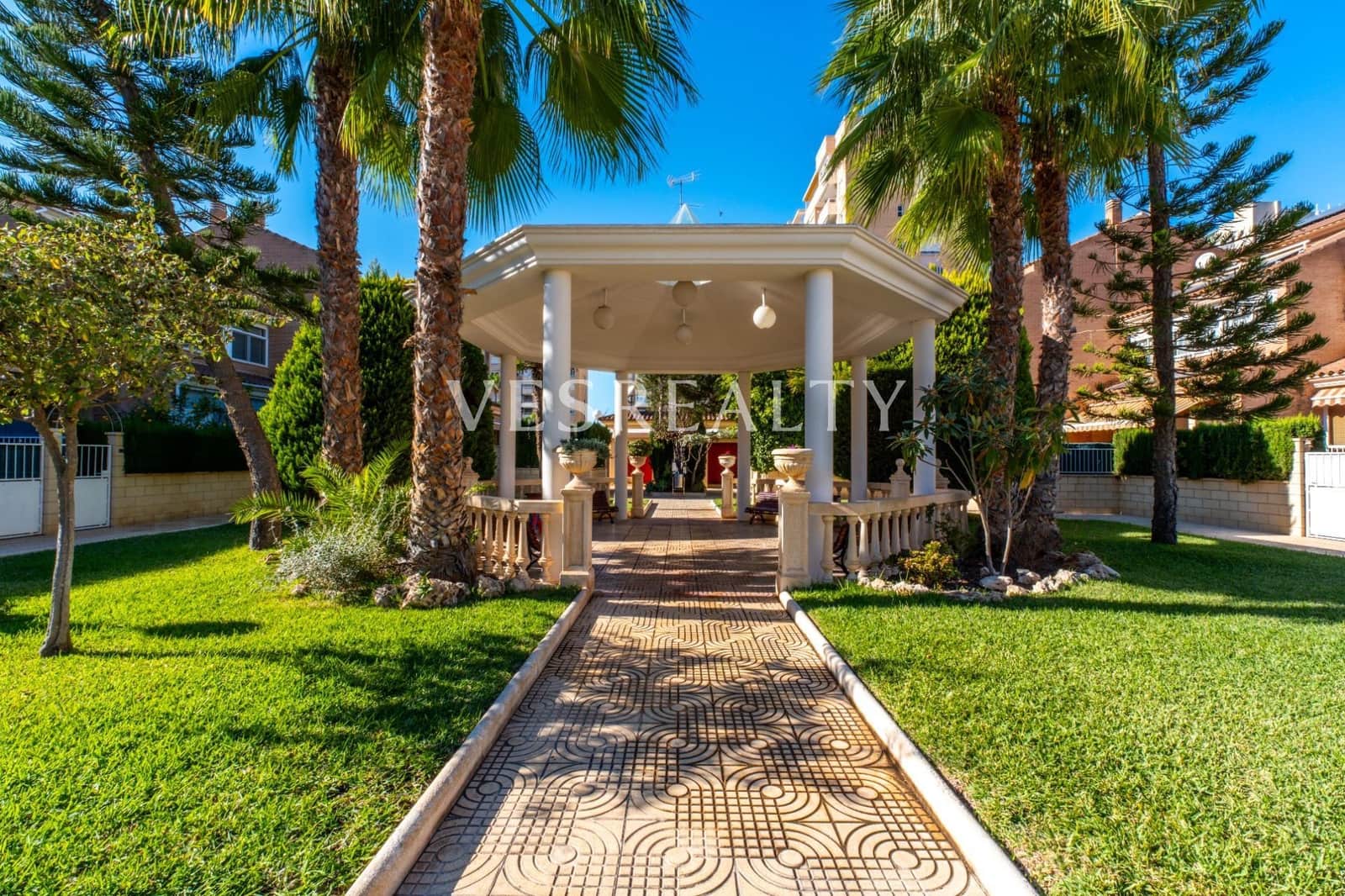 4 bedroom Terraced Villa for sale in Playa de San Juan with pool garage - € 1,050,000 (Ref: 9431728)