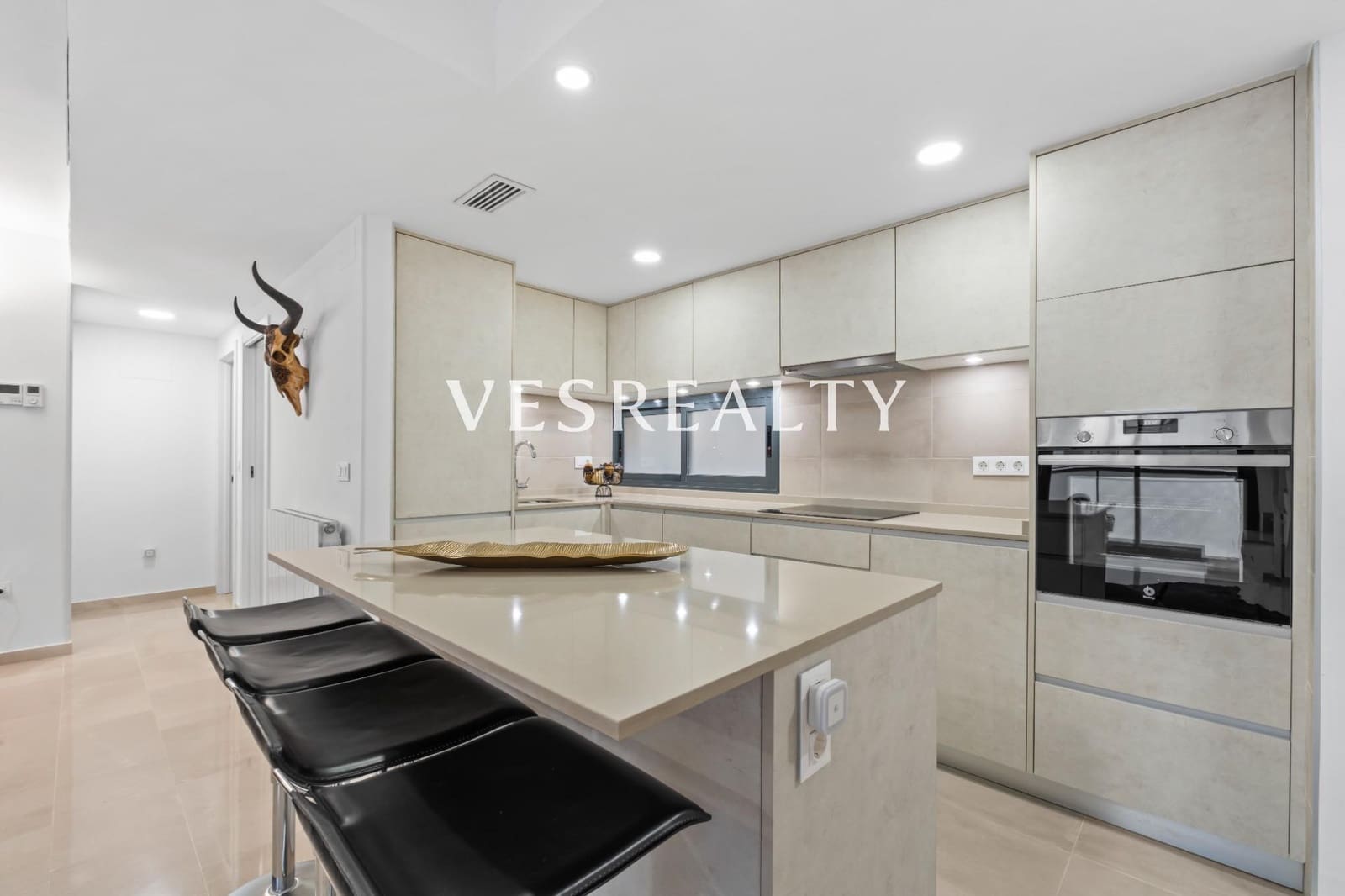 5 makuuhuone Kattohuoneisto myytävänä paikassa El Campello - 670 000 € (Ref: 9440261)