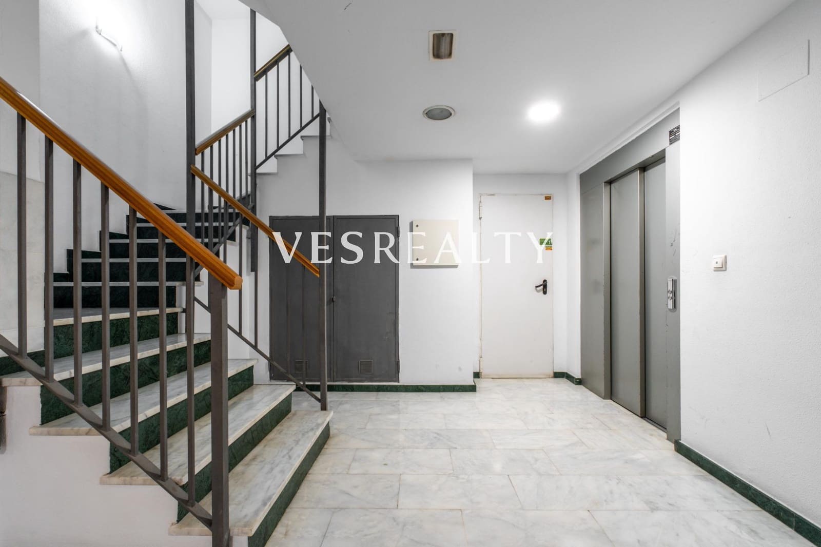 5 makuuhuone Kattohuoneisto myytävänä paikassa El Campello - 670 000 € (Ref: 9440261)