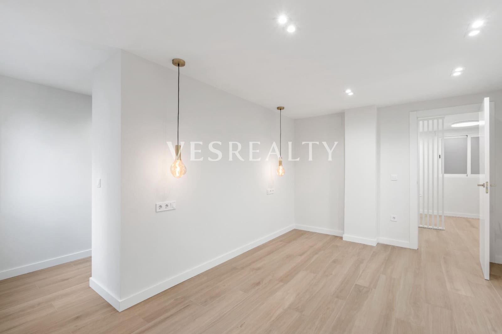 3 bedroom Flat for sale in Alicante / Alacant city - € 460,000 (Ref: 9441916)