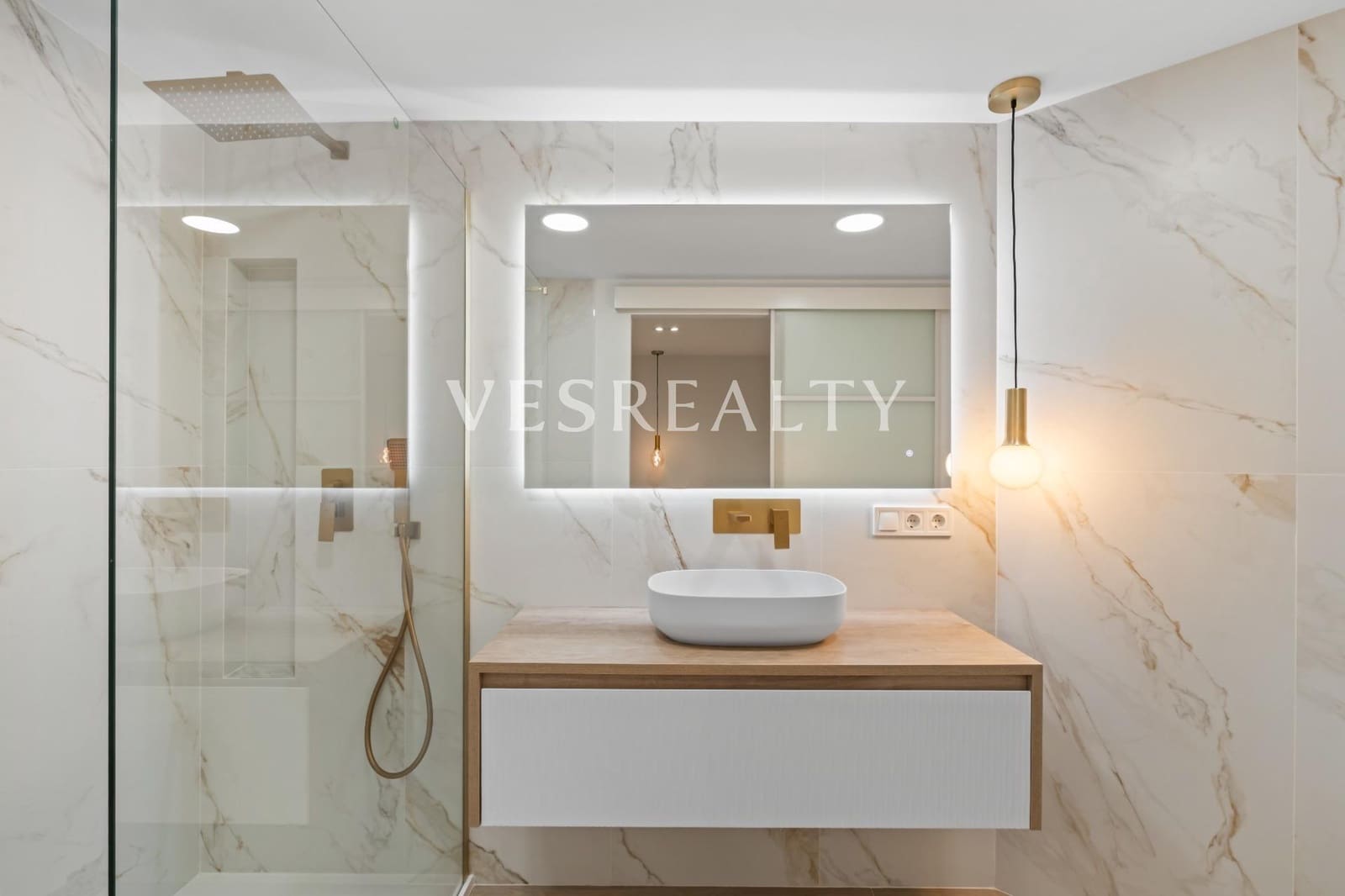 3 bedroom Flat for sale in Alicante / Alacant city - € 460,000 (Ref: 9441916)