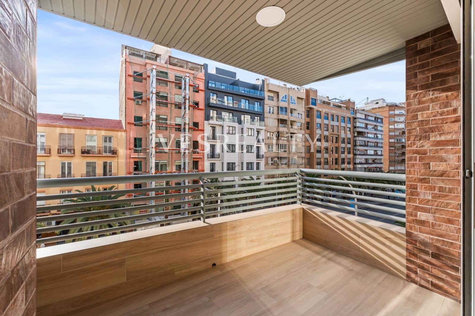 3 bedroom Flat for sale in Alicante / Alacant city - € 460,000 (Ref: 9441916)