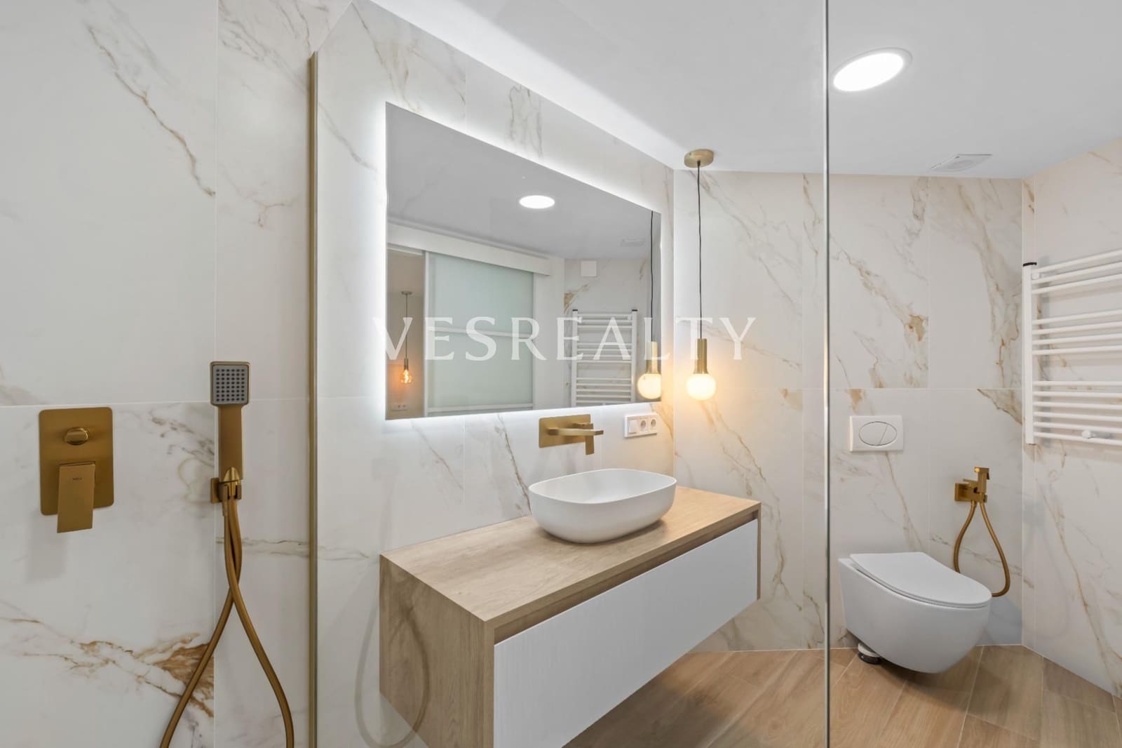 3 bedroom Flat for sale in Alicante / Alacant city - € 460,000 (Ref: 9441916)