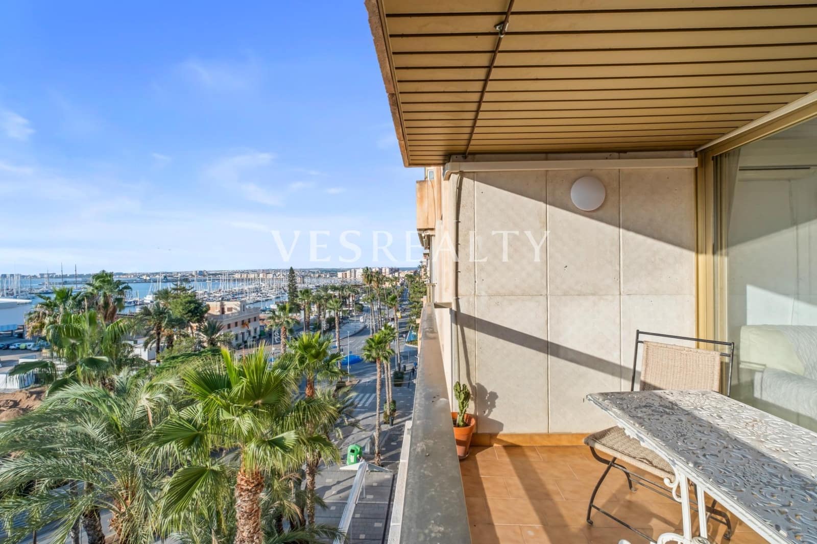 3 quarto Apartamento para arrendar em Torrevieja com garagem - 1 200 € (Ref: 9470626)