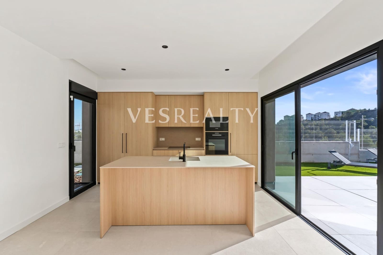 3 bedroom Villa for sale in Finestrat with pool - € 850,000 (Ref: 9481316)