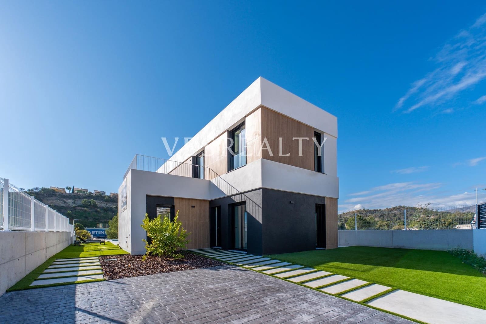 3 bedroom Villa for sale in Finestrat with pool - € 850,000 (Ref: 9481316)