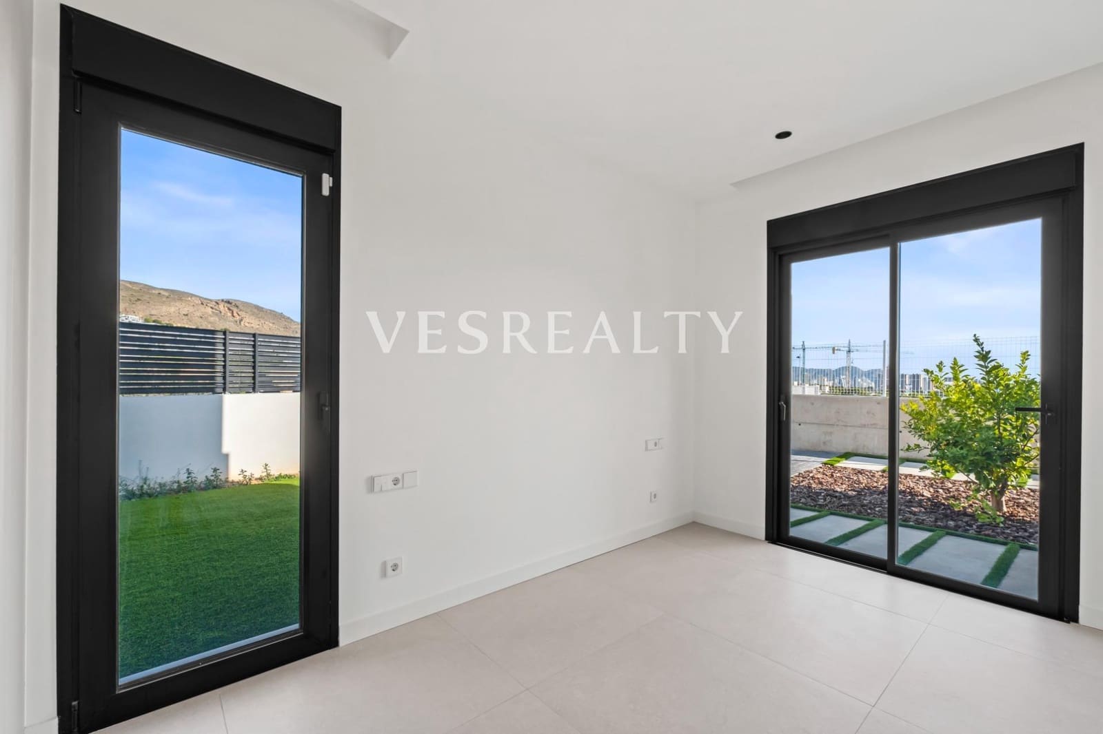 3 bedroom Villa for sale in Finestrat with pool - € 850,000 (Ref: 9481316)