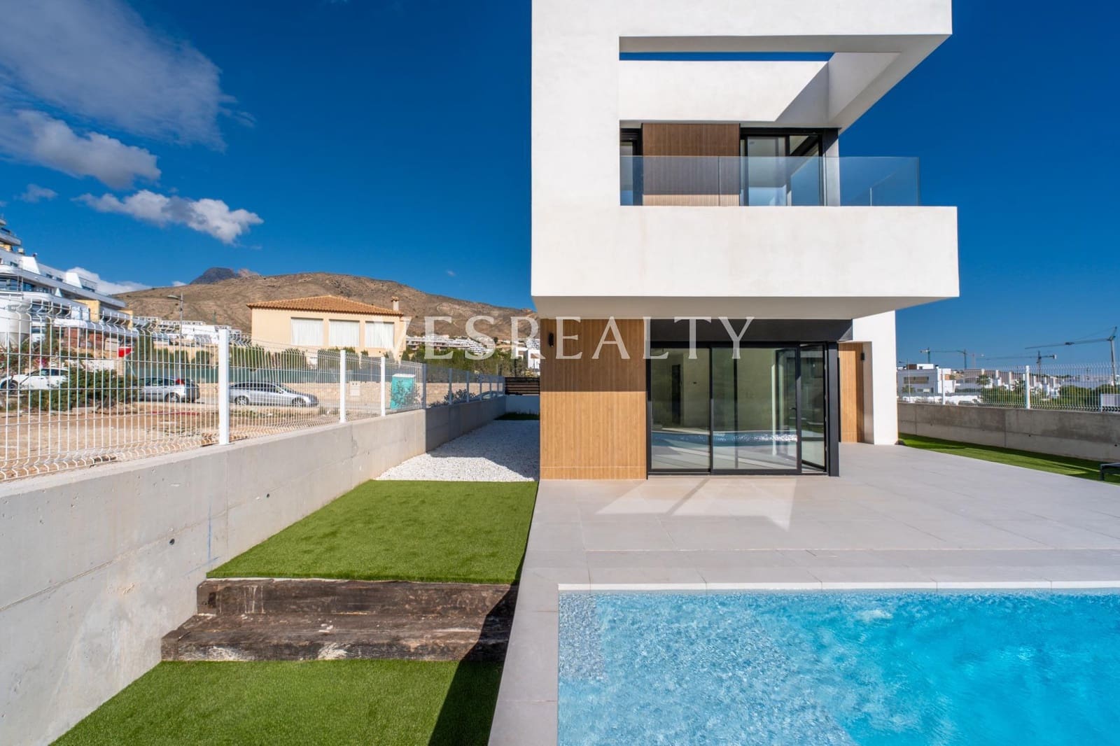 3 bedroom Villa for sale in Finestrat with pool - € 850,000 (Ref: 9481316)