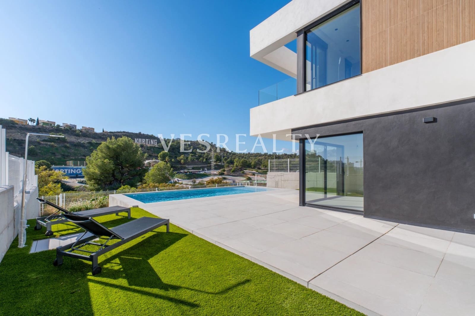 3 bedroom Villa for sale in Finestrat with pool - € 850,000 (Ref: 9481316)