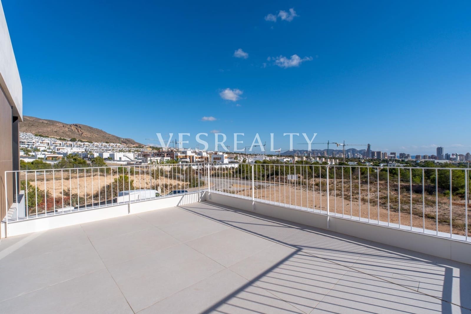 3 bedroom Villa for sale in Finestrat with pool - € 850,000 (Ref: 9481316)