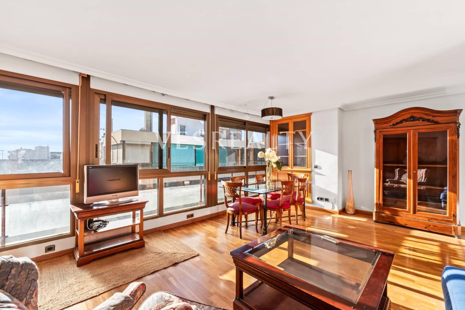 3 bedroom Flat for rent in Alicante / Alacant city - € 1,400 (Ref: 9497576)