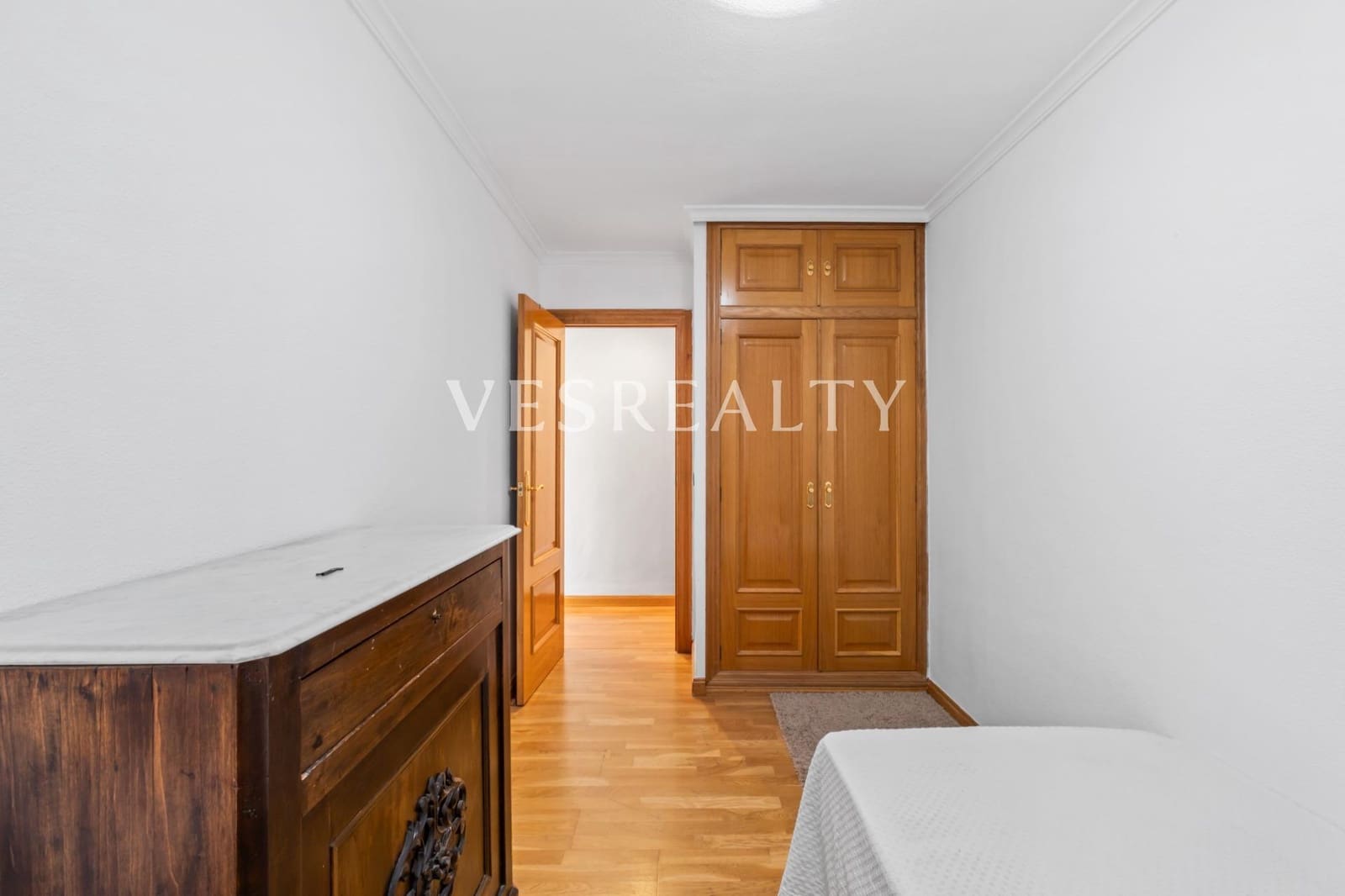 3 bedroom Flat for rent in Alicante / Alacant city - € 1,400 (Ref: 9497576)