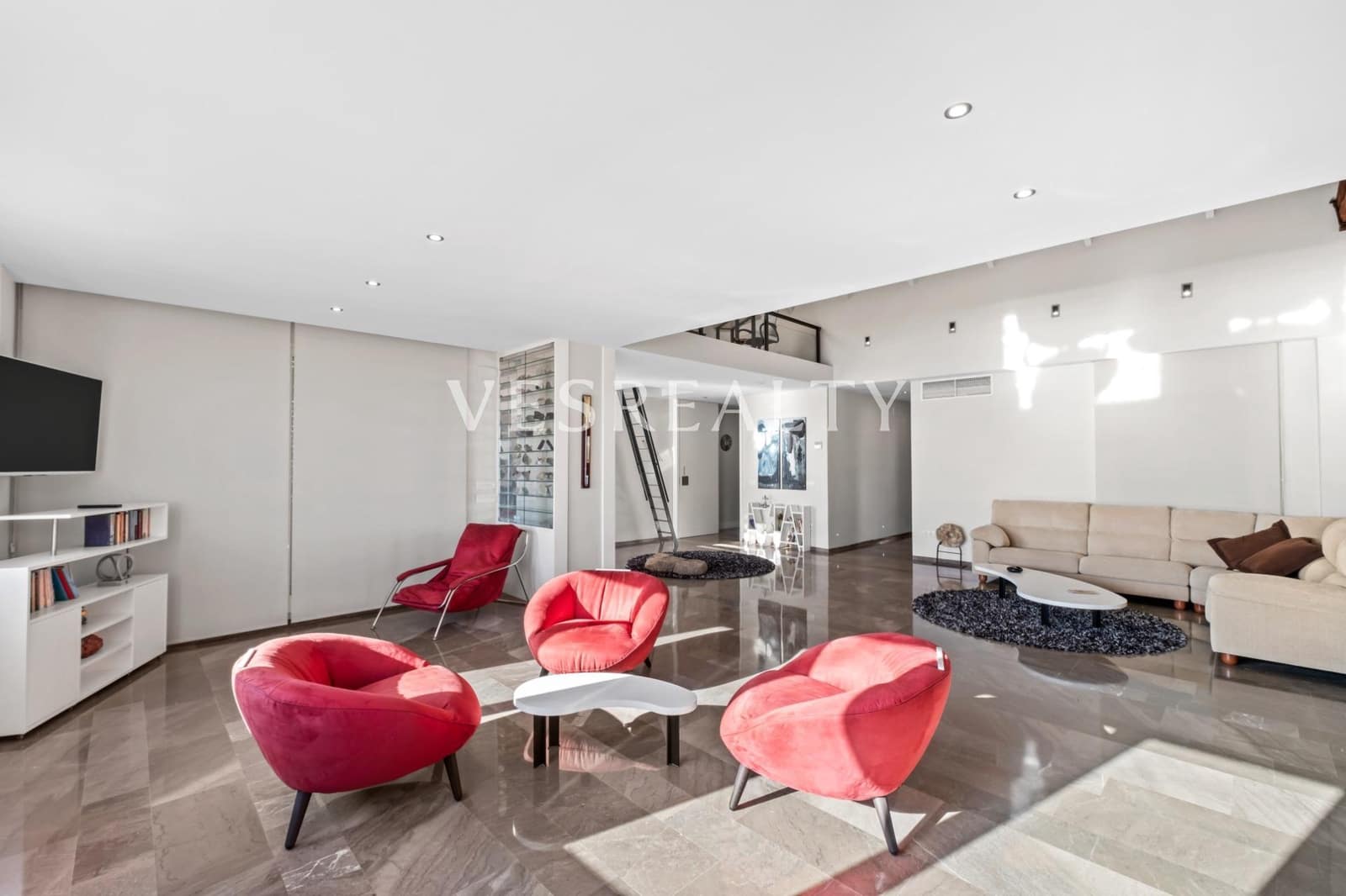 3 makuuhuone Kattohuoneisto myytävänä paikassa Alicante kaupunki - 1 350 000 € (Ref: 9502657)