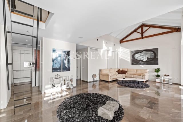 3 makuuhuone Kattohuoneisto myytävänä paikassa Alicante kaupunki - 1 350 000 € (Ref: 9502657)