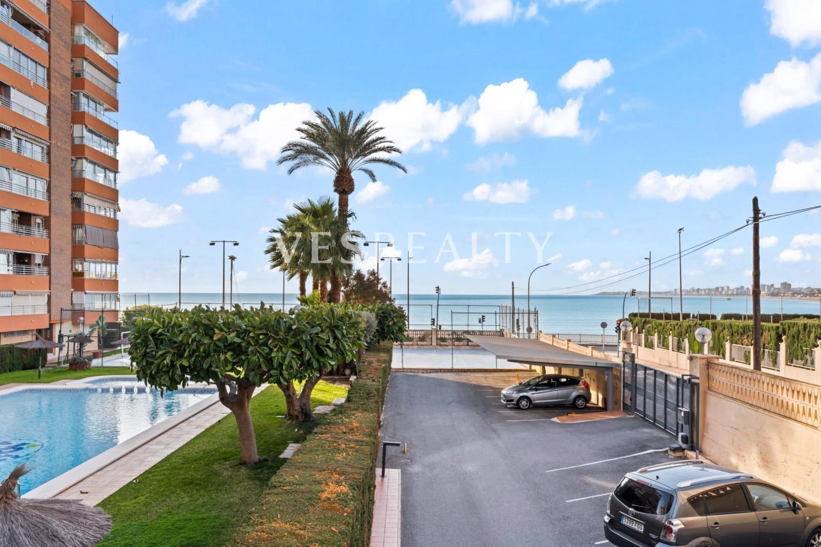 2 bedroom Flat for sale in El Campello with pool - € 330,000 (Ref: 9504512)