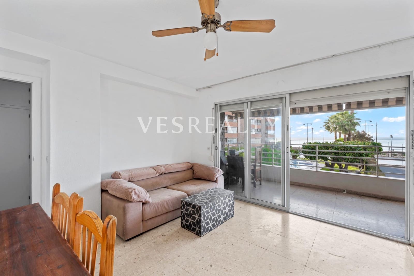 2 bedroom Flat for sale in El Campello with pool - € 330,000 (Ref: 9504512)