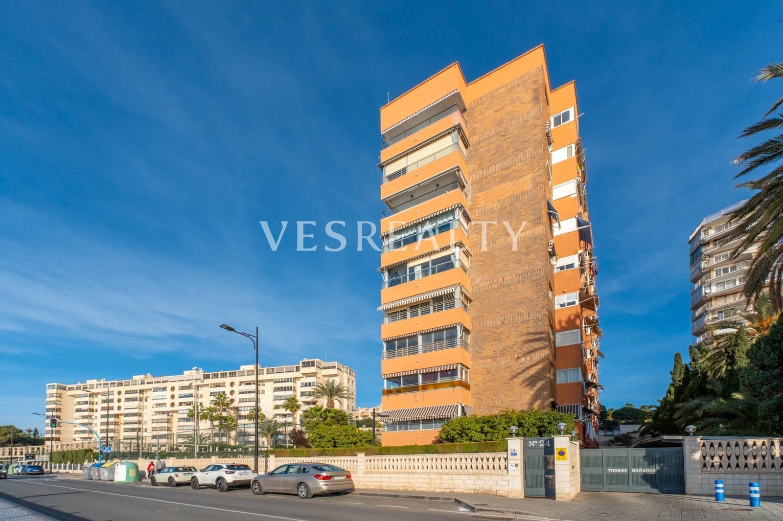 2 bedroom Flat for sale in El Campello with pool - € 330,000 (Ref: 9504512)