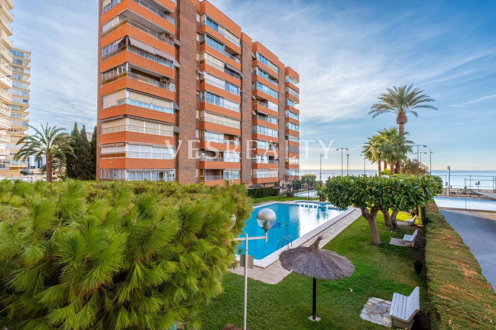 2 bedroom Flat for sale in El Campello with pool - € 330,000 (Ref: 9504512)