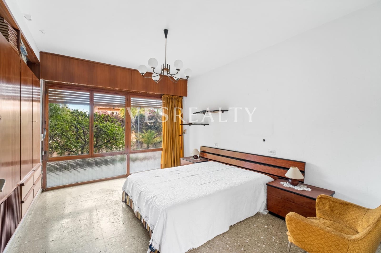 7 slaapkamer Villa te koop in Alicante stad met zwembad garage - € 1.600.000 (Ref: 9504513)