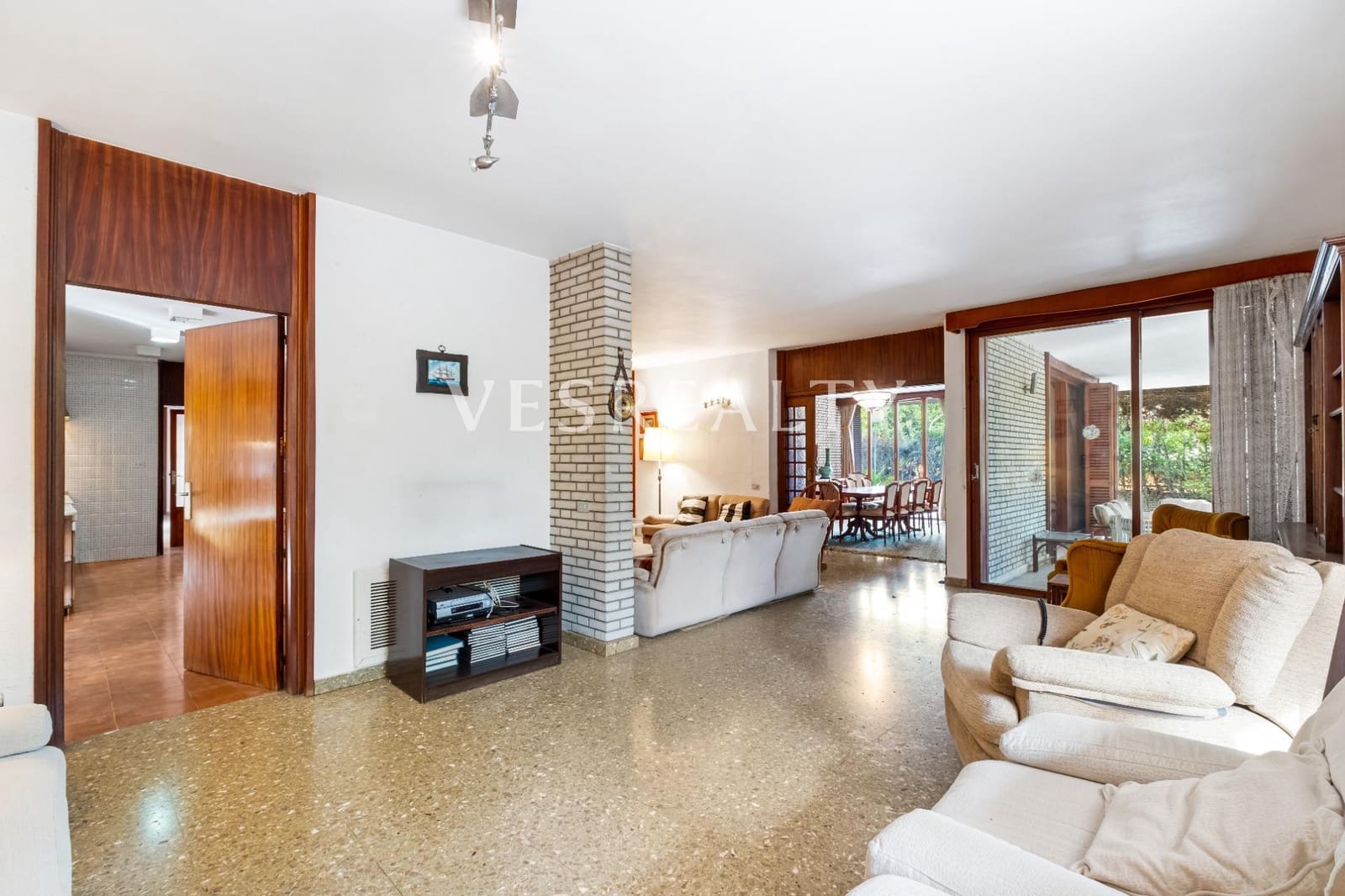 7 slaapkamer Villa te koop in Alicante stad met zwembad garage - € 1.600.000 (Ref: 9504513)