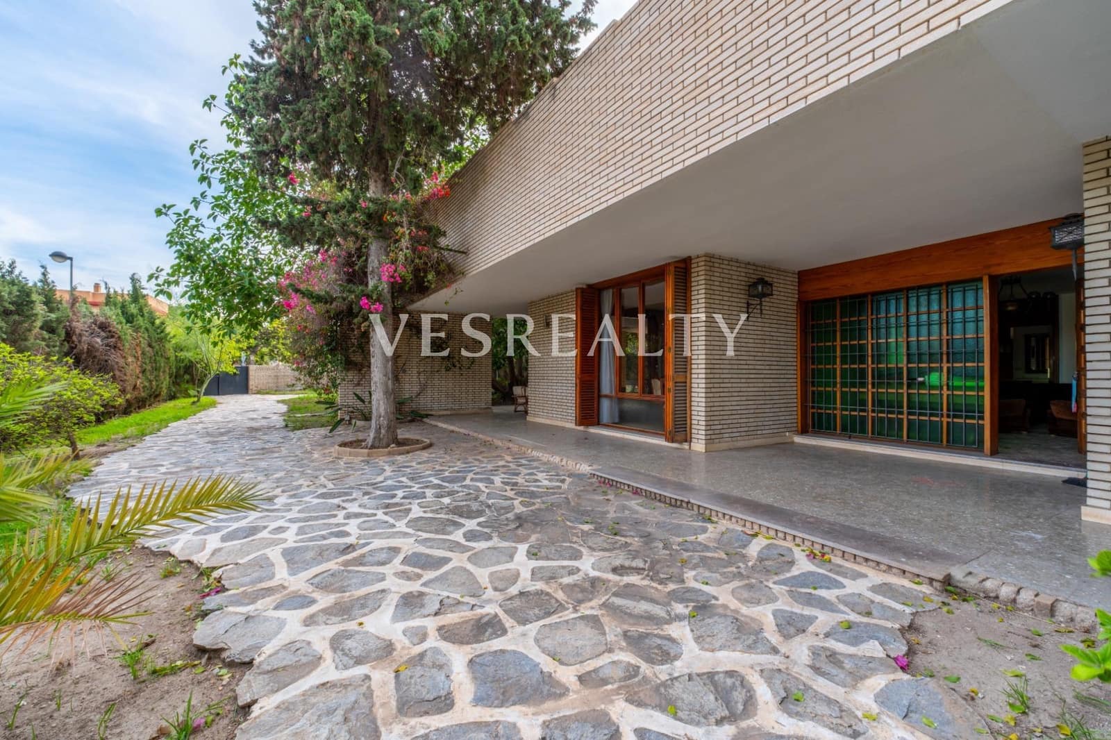 7 slaapkamer Villa te koop in Alicante stad met zwembad garage - € 1.600.000 (Ref: 9504513)