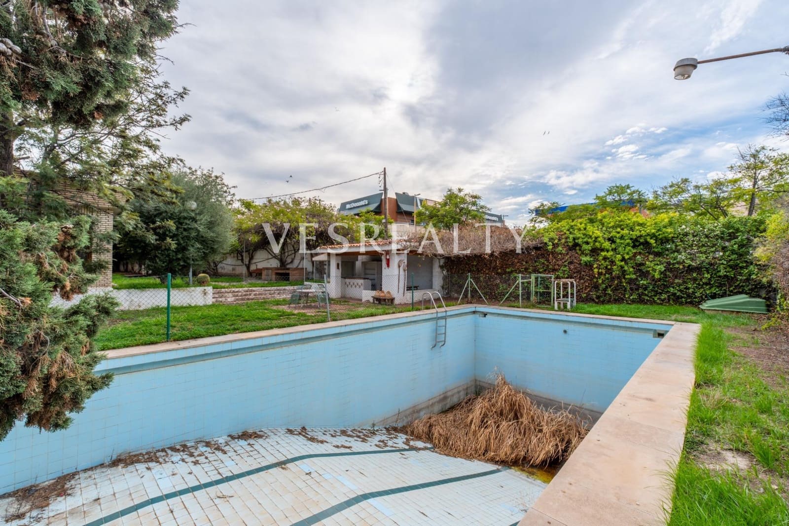 7 slaapkamer Villa te koop in Alicante stad met zwembad garage - € 1.600.000 (Ref: 9504513)