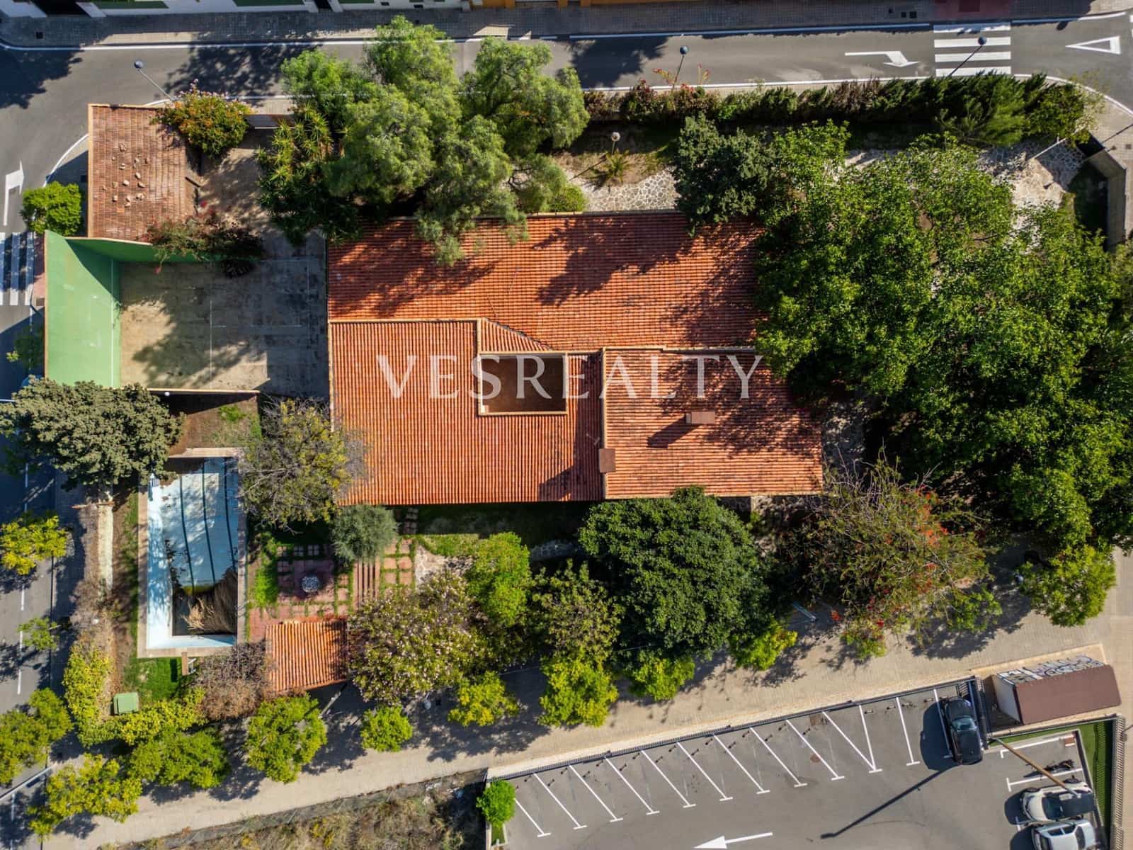 7 slaapkamer Villa te koop in Alicante stad met zwembad garage - € 1.600.000 (Ref: 9504513)