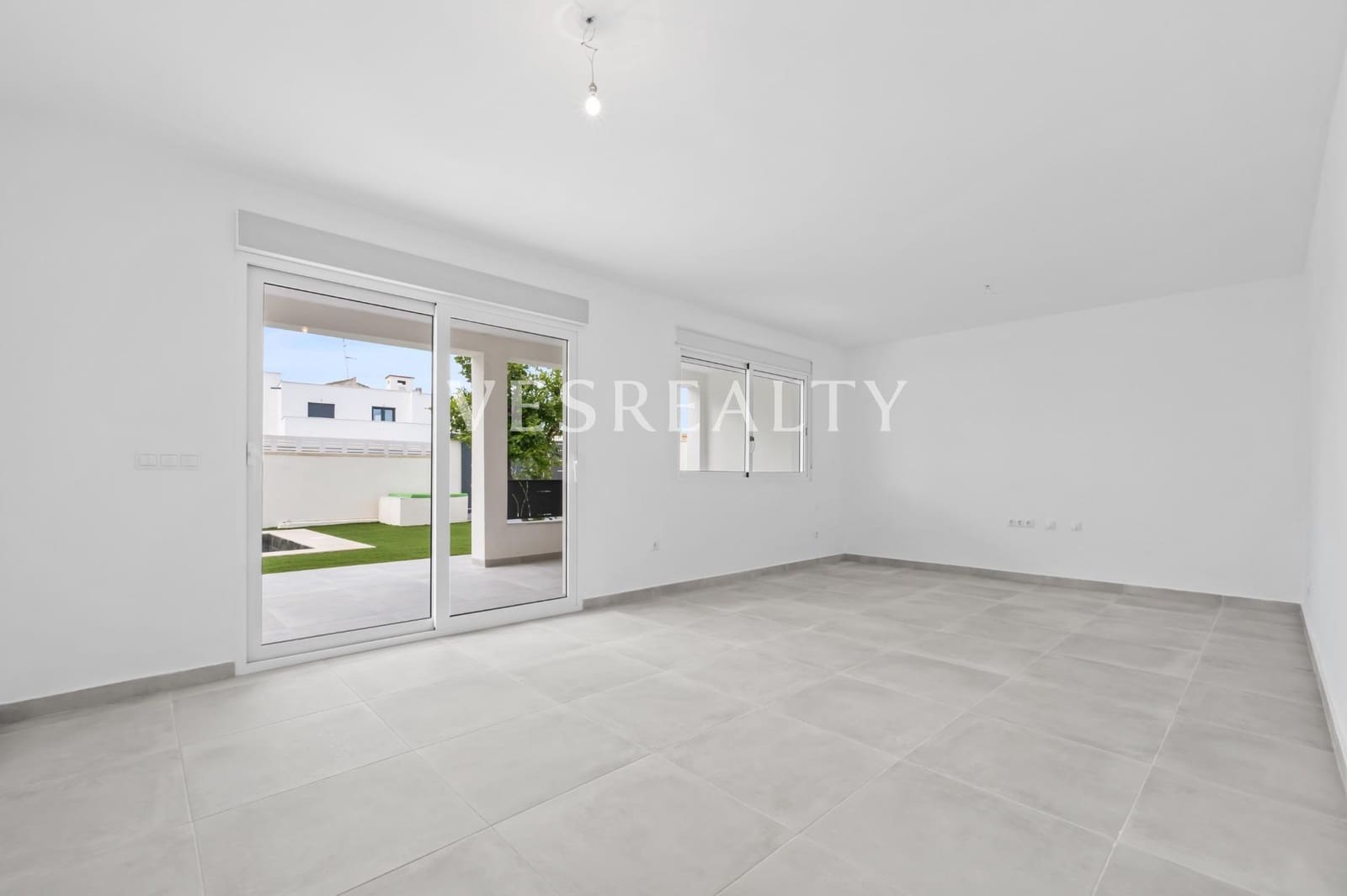 3 bedroom Villa for rent in El Campello with pool garage - € 2,250 (Ref: 9541655)