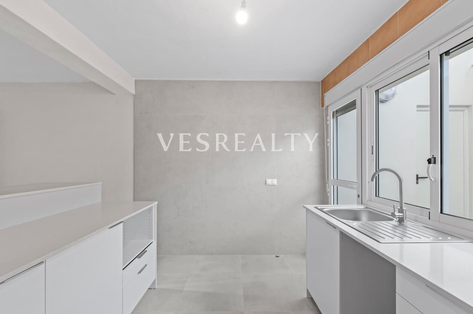 3 bedroom Villa for rent in El Campello with pool garage - € 2,250 (Ref: 9541655)