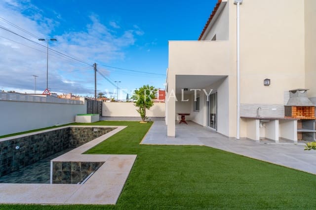 3 soveværelse Villa til leje i El Campello med swimmingpool garage - € 2.250 (Ref: 9541655)