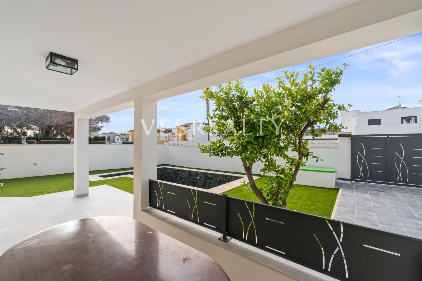 3 bedroom Villa for rent in El Campello with pool garage - € 2,250 (Ref: 9541655)