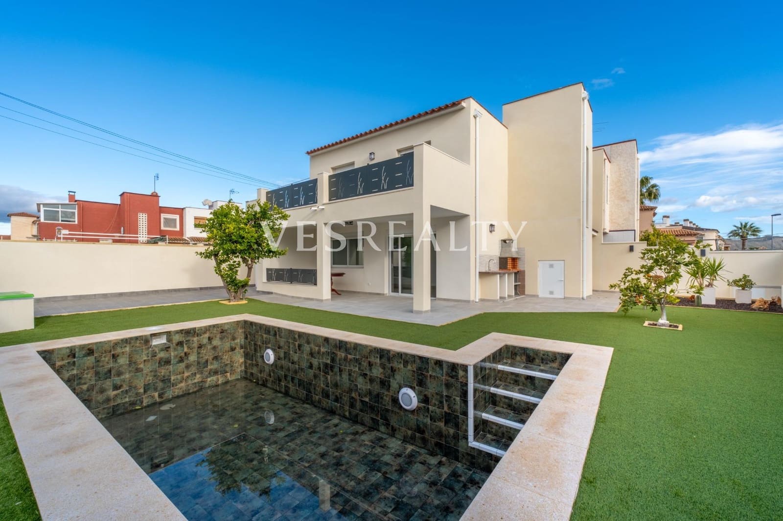 3 bedroom Villa for rent in El Campello with pool garage - € 2,250 (Ref: 9541655)