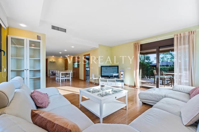 Chalet de 4 habitaciones en El Campello en venta con piscina garaje - 1.250.000 € (Ref: 9565431)