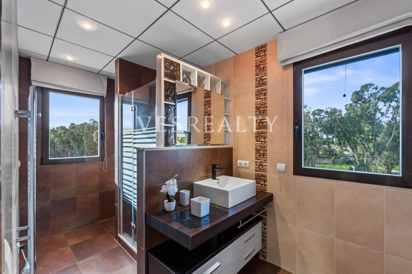 4 slaapkamer Villa te koop in El Campello met zwembad garage - € 1.250.000 (Ref: 9565431)