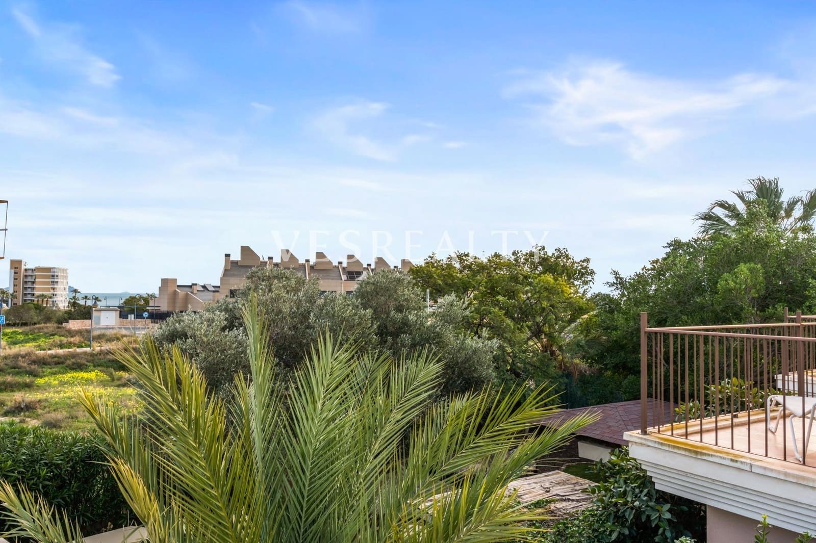 4 slaapkamer Villa te koop in El Campello met zwembad garage - € 1.250.000 (Ref: 9565431)